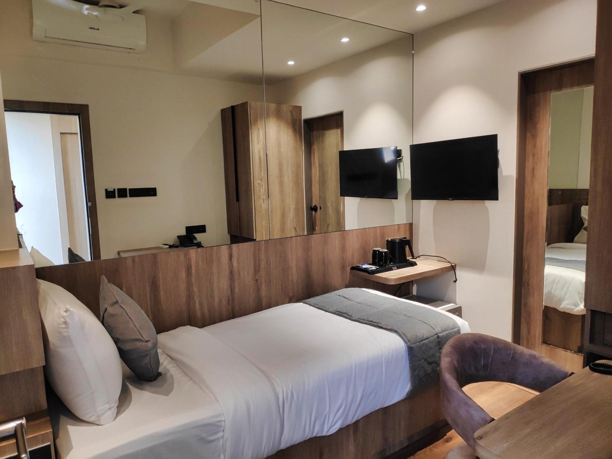 Maxxvalue Hotel Midc - Andheri Mumbai Ngoại thất bức ảnh